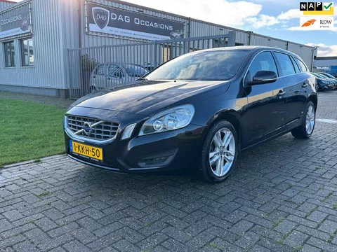 Volvo V60 1.6 D2 Momentum AUTOMAAT|NAVI|CRUISE|PDC|LED