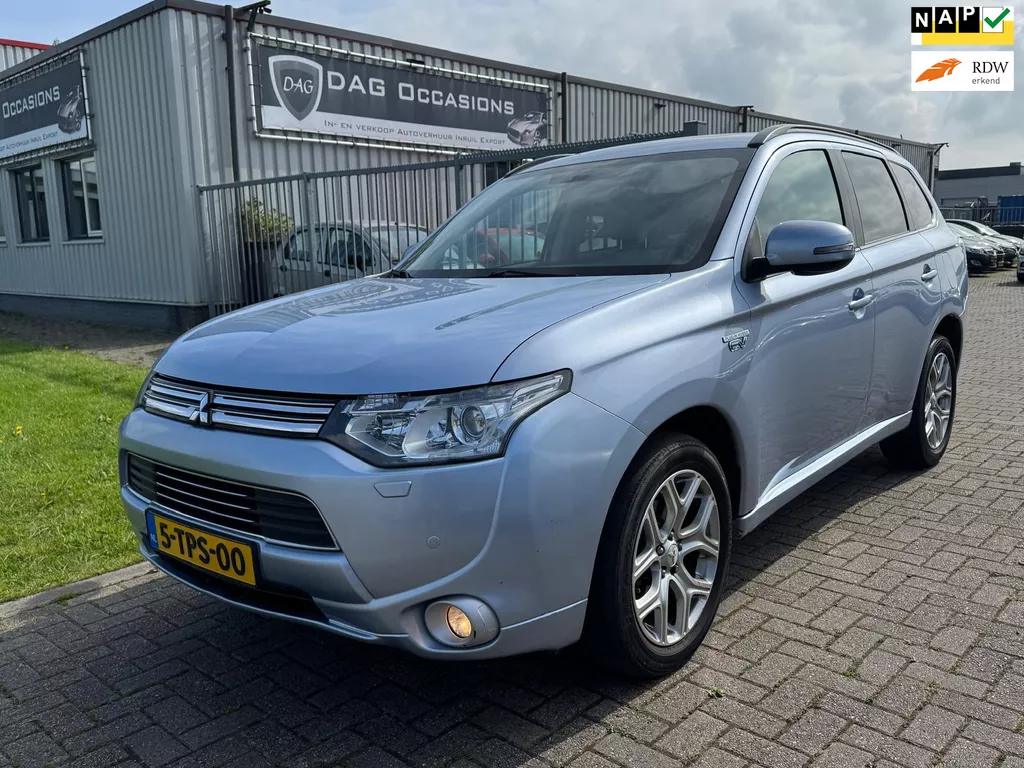 Mitsubishi Outlander 2.0 Instyle 4x4|NAVI|CAMERA|LEER|SCHUIFDAK