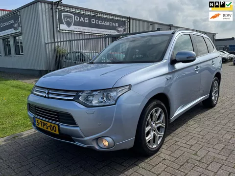 Mitsubishi Outlander 2.0 Instyle 4x4|NAVI|CAMERA|LEER|SCHUIFDAK